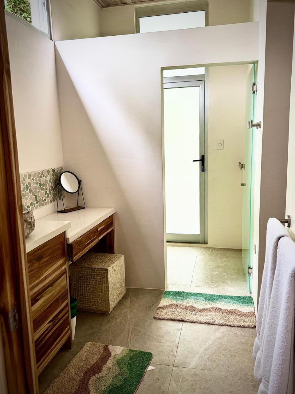 Iluminar Beachfront Suites Nosara Kamer foto